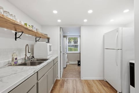 Modern Suite Minutes from Halifax Waterfront