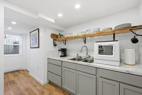 Modern Suite Minutes from Halifax Waterfront