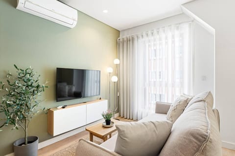 Urban Paradise | Sleek Central Porto Flat