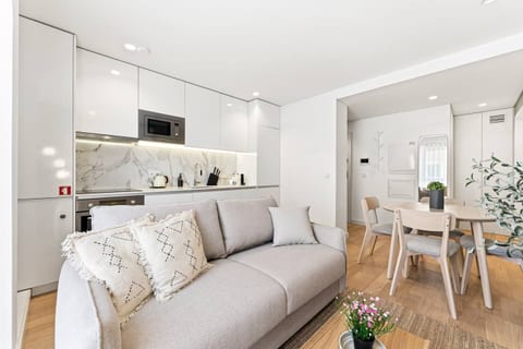 Urban Paradise | Sleek Central Porto Flat