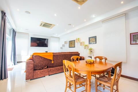 3+1BHK+3 Pools Villa Seaside@50m Beach, Pattaya