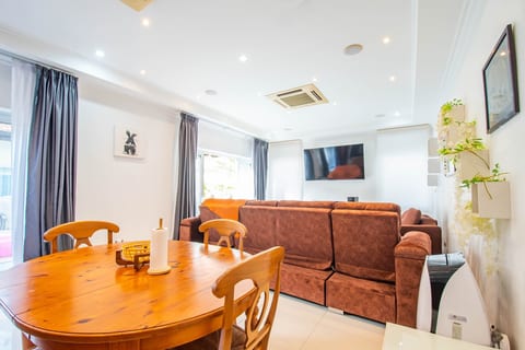 3+1BHK+3 Pools Villa Seaside@50m Beach, Pattaya
