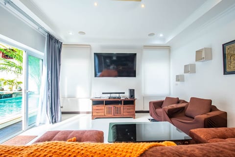 3+1BHK+3 Pools Villa Seaside@50m Beach, Pattaya