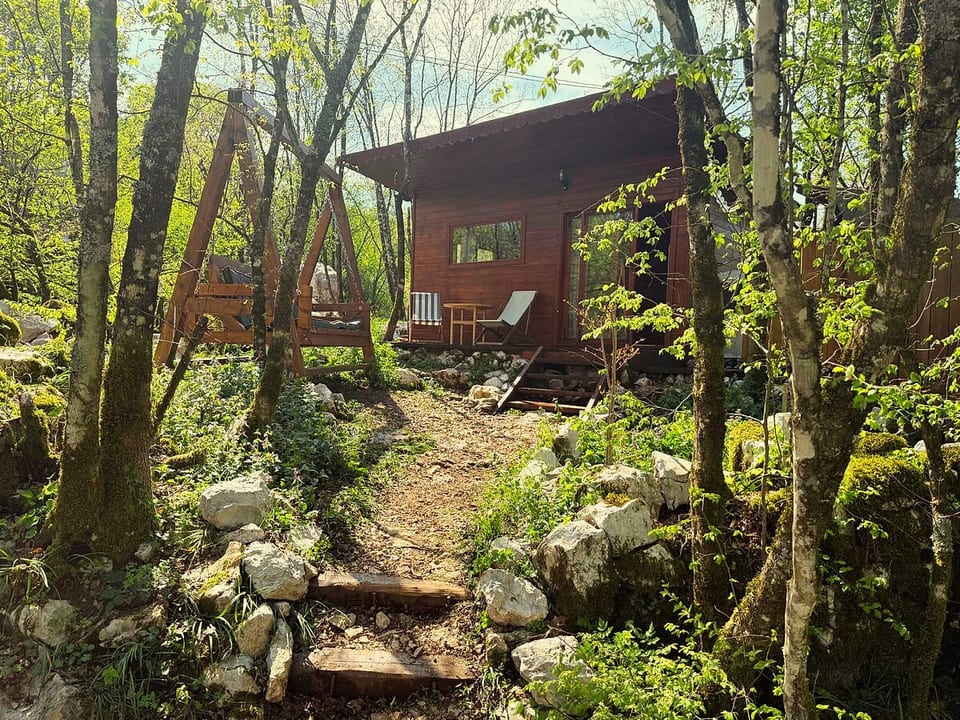 Pomegranate is a cozy cabin designed for 2 guests image 1