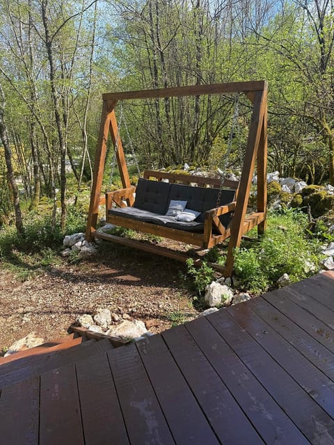 Pomegranate is a cozy cabin designed for 2 guests image 4