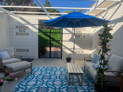 Bright and cozy 2 bed 2 bath condo in Laguna Woods