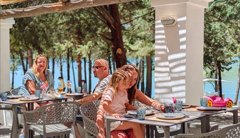 Monte y Lago Lake Resort