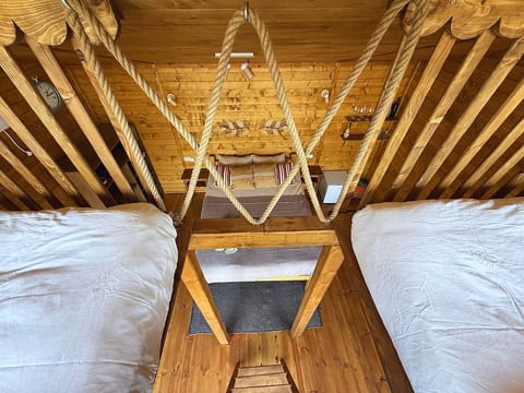 Mint is a cozy wooden bungalow for up to 4 guests. image 5