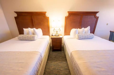 2 queen beds