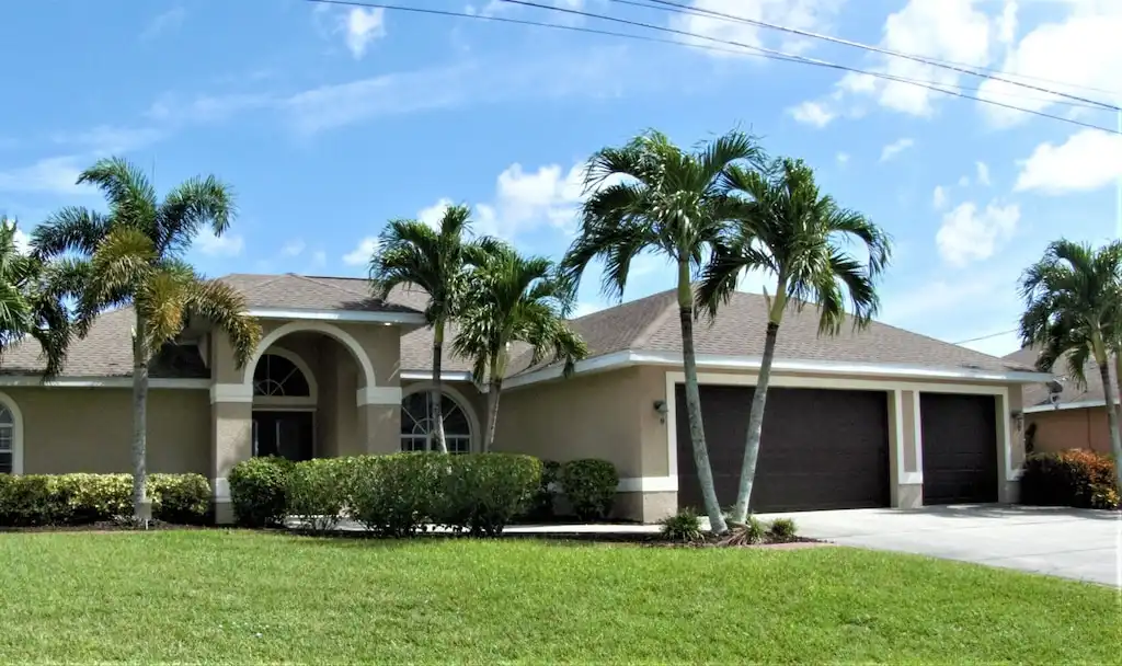 sunny-mornings-up-to-8-gulf-access-pool-spa/