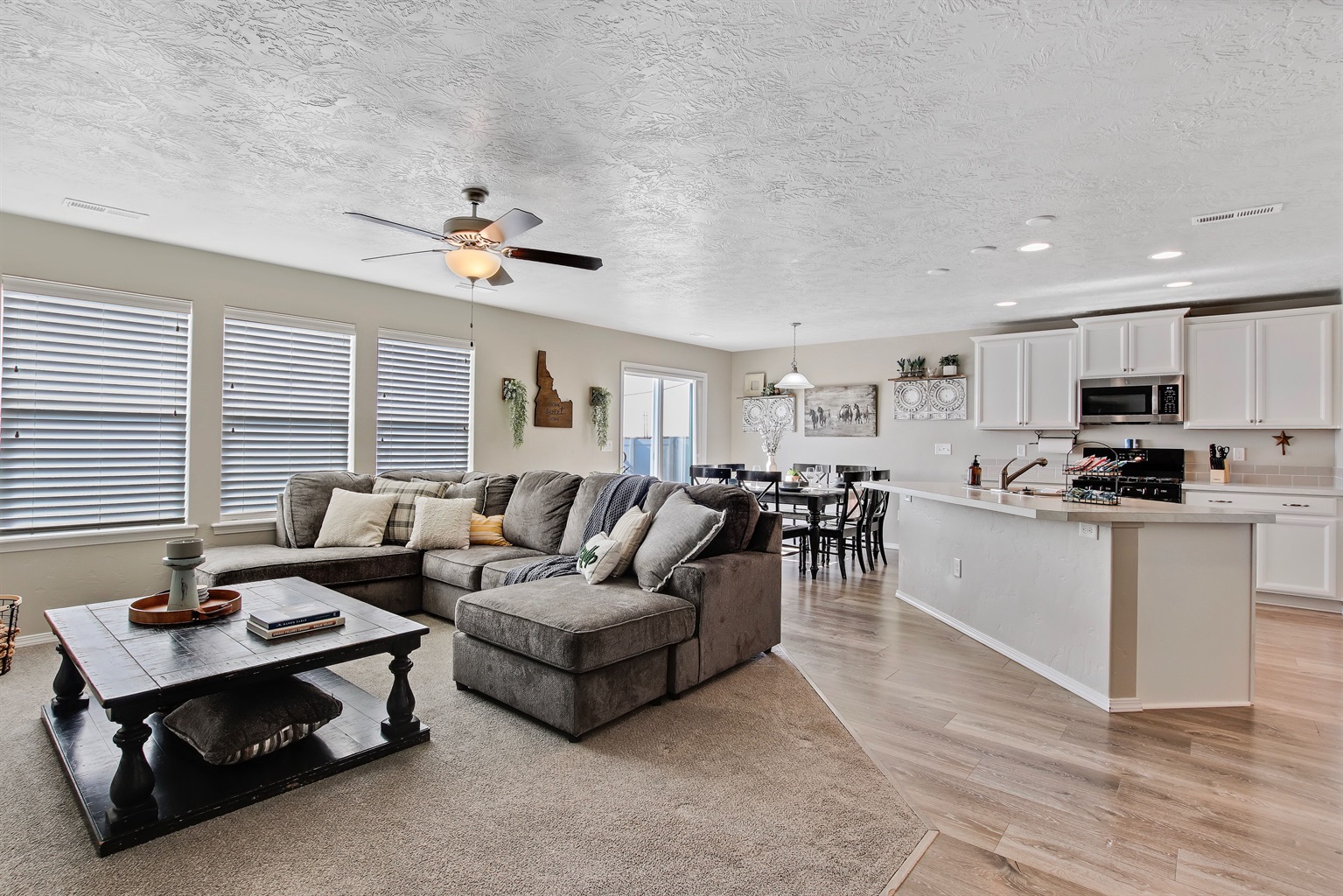 serenity-haven-retreat:-4br-tranquility-and-comfort/