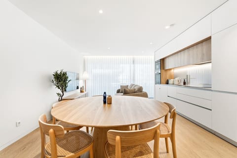 Gaia Riverside | Spacious & Sleek Suit