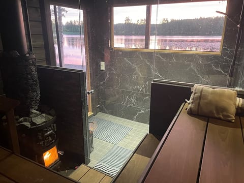 Sauna, nature, silence - riverside cabin image 4