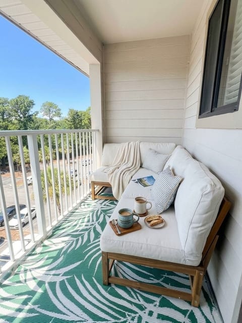 After Dune Delight: Top Floor-HHI | 2 Bed/2 Bath image 3
