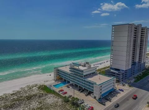 Beachfront Fountainbleau Terrace with direct Gulf access.