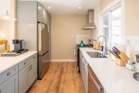2BR/2BA, Bonus Office, King Bed, W/D In-Unit, Pets