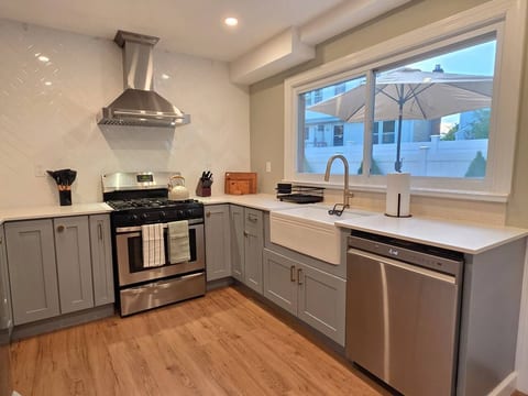 2BR/2BA, Bonus Office, King Bed, W/D In-Unit, Pets