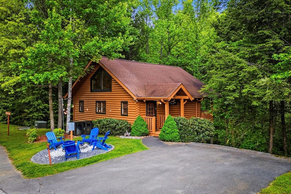 Love Me Tender Romantic Cabin Dog Friendly - Sevierville