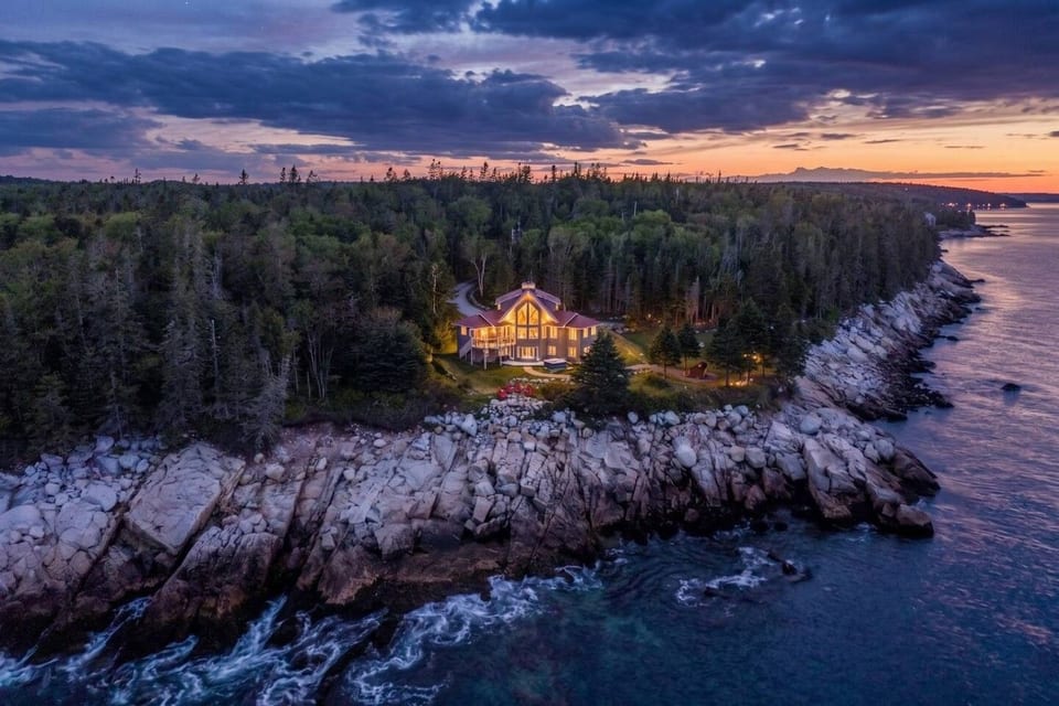Oceanfront Sanctuary | Private & Peaceful - Hubbards