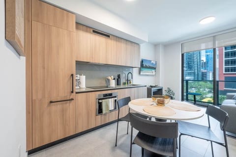 Brand New Apt 2 Baths 5 Guests Downtown MIAMI