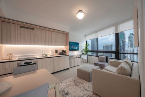 FREE Parking • Corner Unit • Bay & Brickell Views