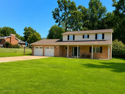 Outerlincoln Retreat | 3BR/2.5BA Newburgh Home