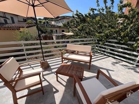 Bettini House – House with terrace near Florence image 2