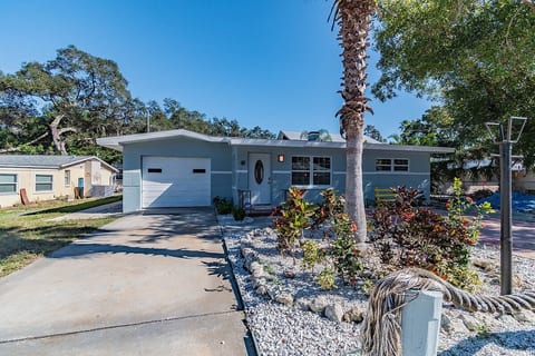 3 bed/2 bath Home W/ Gulf Water Access image 5
