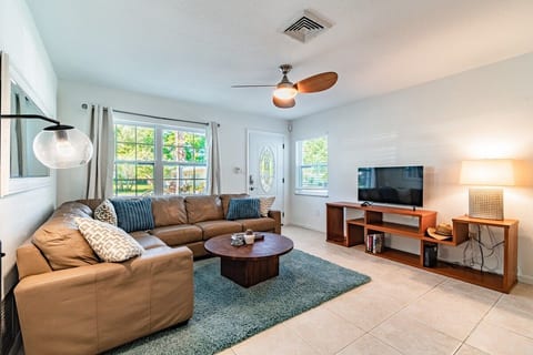 3 bed/2 bath Home W/ Gulf Water Access image 2