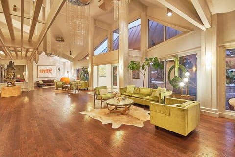 Ashland 2 Queen studio w/Gym, pool