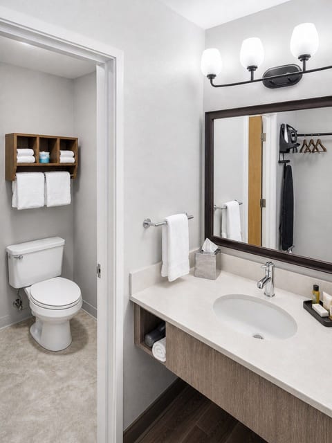 Aspen Suites Hotel Fairbanks image 2