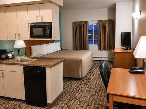 Aviator Suites Juneau King Studio image 1