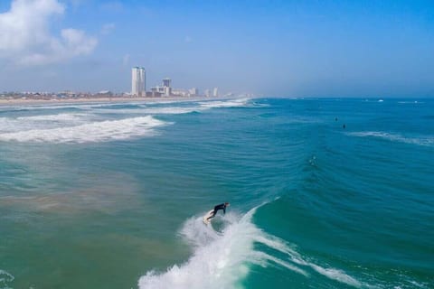 SPI King Suite: Private Beach, Volleyball & Bar