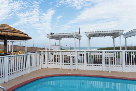 SPI King Suite: Private Beach, Volleyball & Bar
