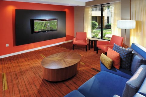 HOU Airport 2 Double Studio w/Pool, Gym image 3