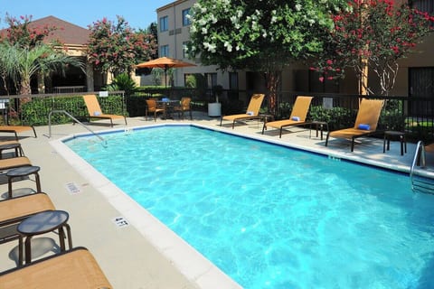 HOU Airport King Studio w/Pool, Gym image 3