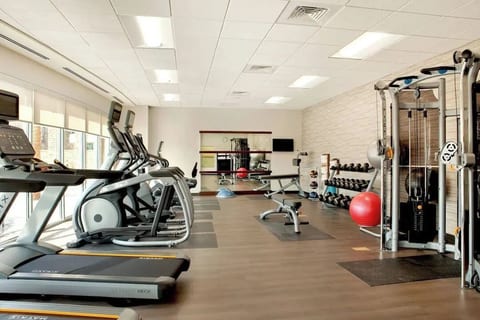 Untermyer Gardens King Room with Gym image 3