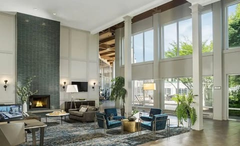 Lake Champlain King Room with Pool & Gym image 5