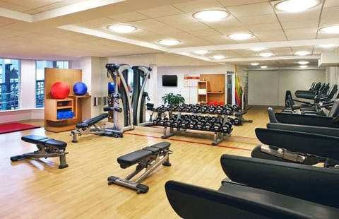 Lake Champlain King Room with Pool & Gym image 4