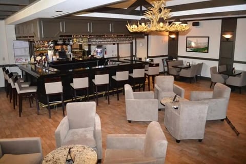 Hobby Airport King Studio w/Gym, Pool image 5