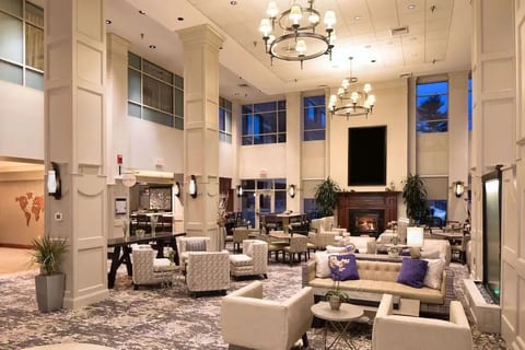 PWM Airport 2 Queens Room | Breakfast, Pool & Gym image 5