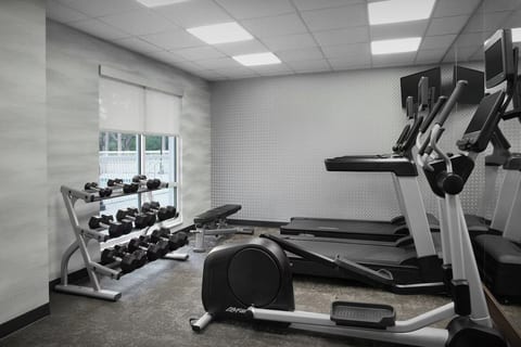 Sunny Bradenton King Studio: Breakfast, Pool & Gym image 5