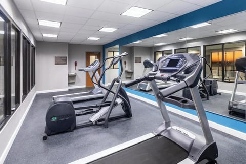 North Hills Lagoon 2 Queen Room | Breakfast & Gym