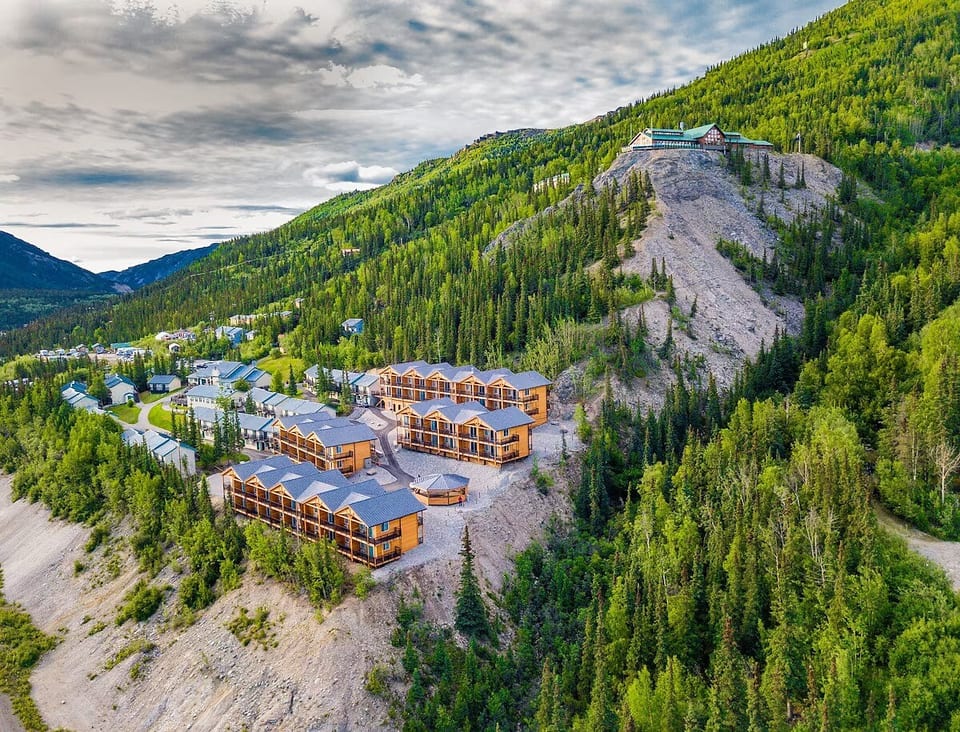 Grand Denali Lodge By Aspen Hotels - King Room image 1