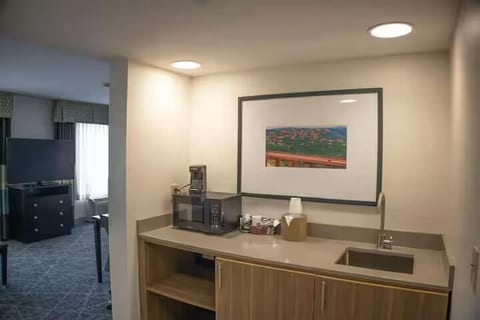 Hampton Inn, Lakeway 2 Queen Studio image 2
