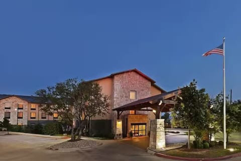 Hampton Inn, Lakeway King Studio image 1