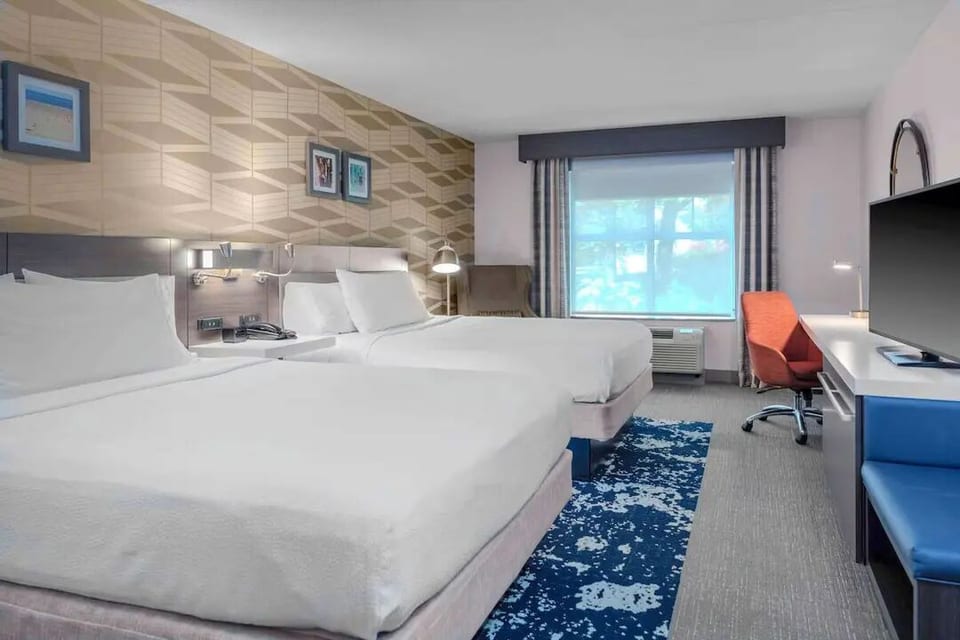 LL Bean 2 Queen Room with Pool & Gym image 1
