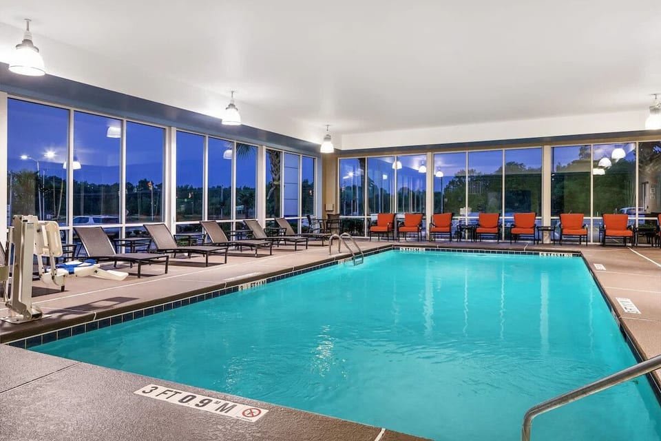 Florence Civic 2Queen Studio Pool, Gym, Breakfast image 1