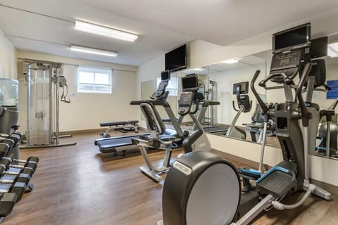 Hersheypark King Room | Breakfast and Gym image 4