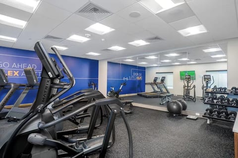Marion Airport King Studio | Breakfast Gym & Pool